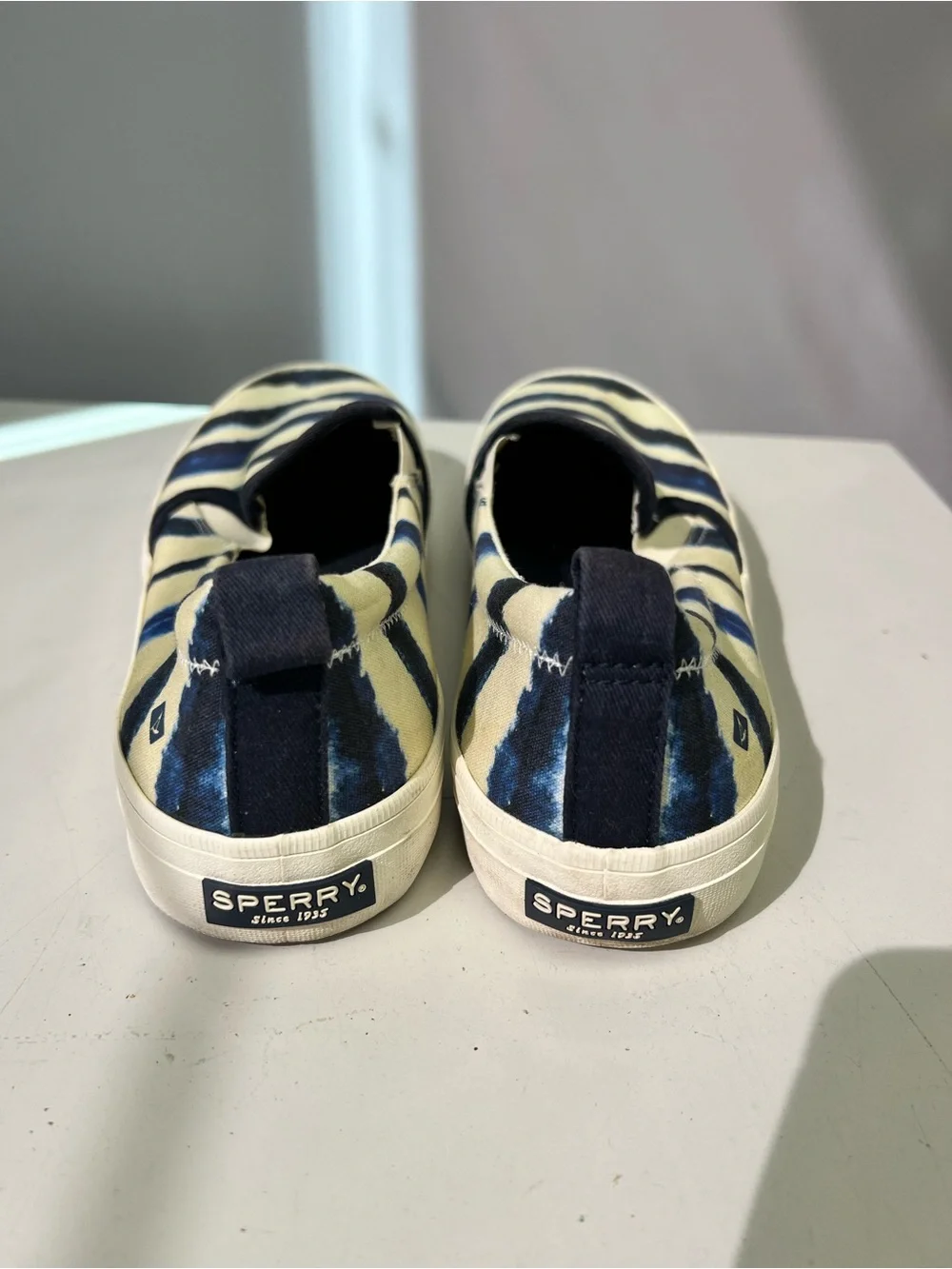 Sperry Slip-On Sneakers in Navy and Cream Wave Stripe Women’s 10